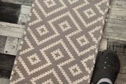 2 unused mats