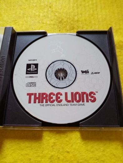Three Lions The official England team game PlayStation1 Ps1 PlayStation 2 ps2 games Original