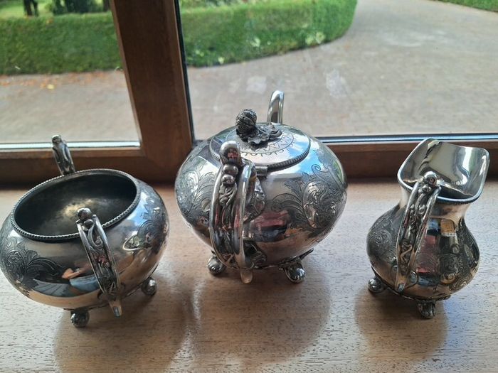 Teapot ,suger bowl & milk jug