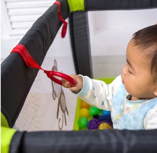 Playpen pull up rings