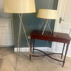 Beautiful Floor Lamp with free table lamp.