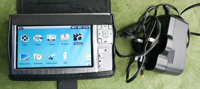 Archos AV500 AV 500 30 GB Multimedia Player and DVR , works well