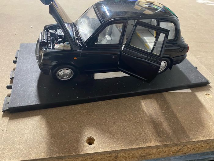 London Taxi - Diecast metal Model car. 1:18