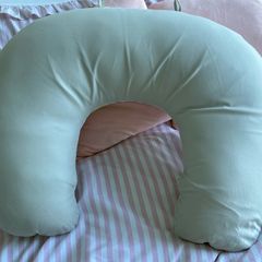 Feeding pillow
