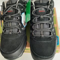 New runners waterproof in box
