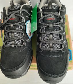 New runners waterproof in box