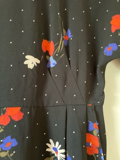 Warehouse black floral dress size 8 New without tags