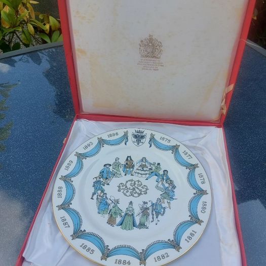 Opera Collectable Spode Plate Depicting Gilbert and Sullivan characters