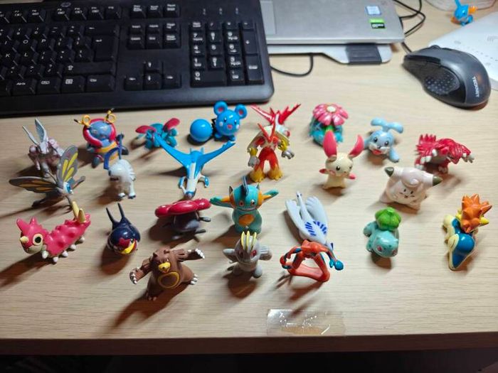 Pokemon Nintendo/Tommy/Bandai vintage figures