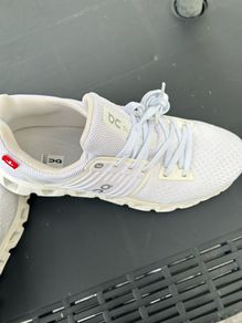 On Cloud White Runners