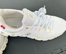 On Cloud White Runners