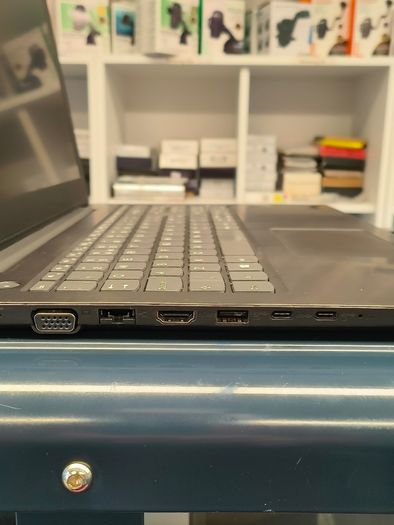 Lenovo V330-15 Intel Core i5 8th Gen 15.6" 8GB RAM 256GB SSD Windows 11 Pro