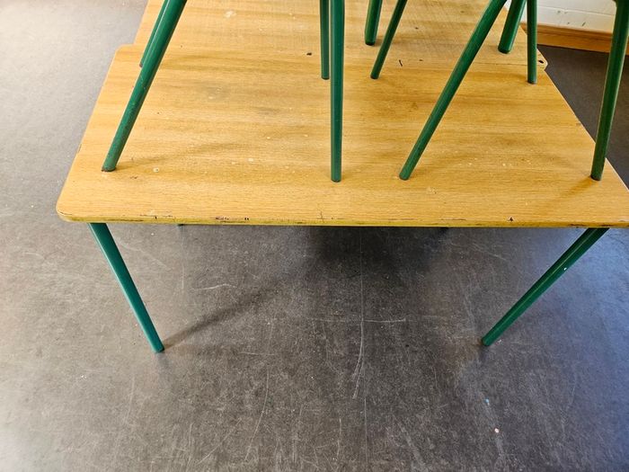 School tables/chairs