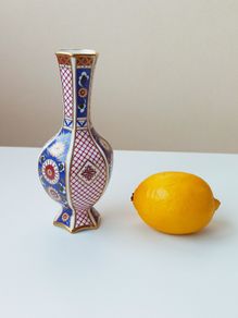 Aynsley "Imperial" fine bone china vase with 22 karat gold accents  height 16cm