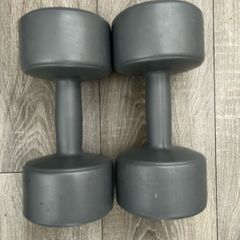 4.5 kg dumbbells