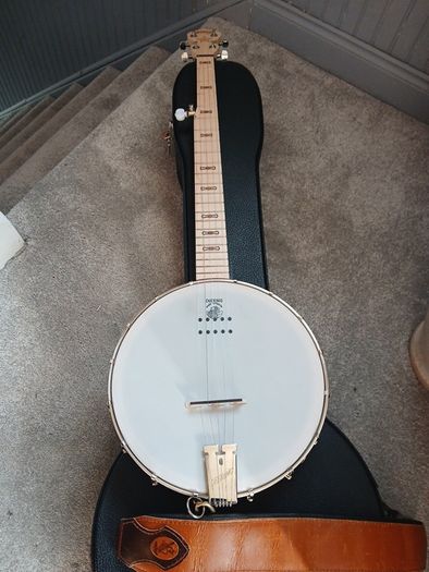 Immaculate condition Deering goodtime with Pick up  A/E 5 STRING BANJO