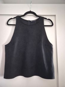 woman's black top