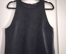 woman's black top