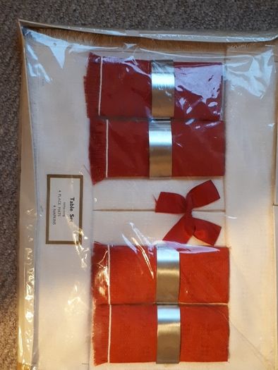 Vintage Cream & Red Place Mats & Napkins