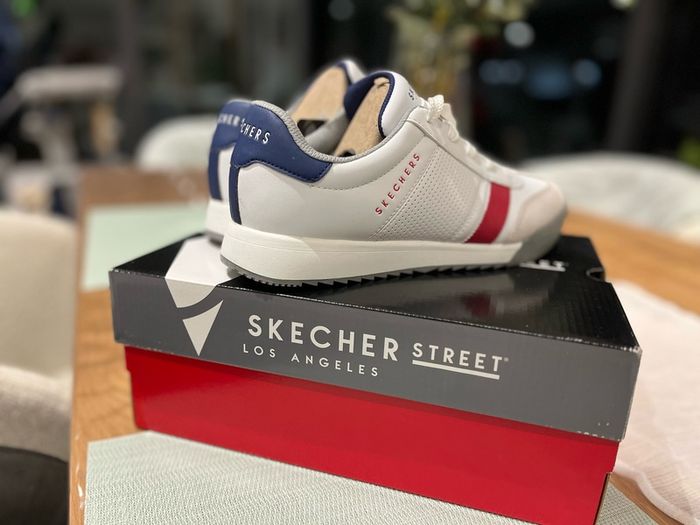 Skechers NEW