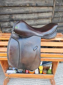 Silhouette Show Saddleb