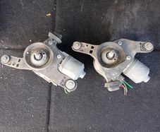 Windshield wiper motors