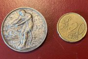 Vintage Tug-Of-War medal, ( m24c)