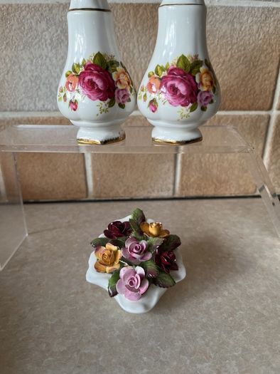 Royal Albert Old Country Rose Pisy Fliwers & Pepper& Salt set