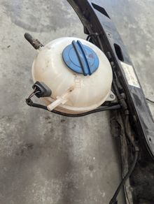 VW transporter coolant tank