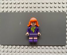 lego scooby doo scd004 Daphne Blake minifigure