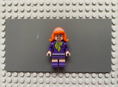 lego scooby doo scd004 Daphne Blake minifigure
