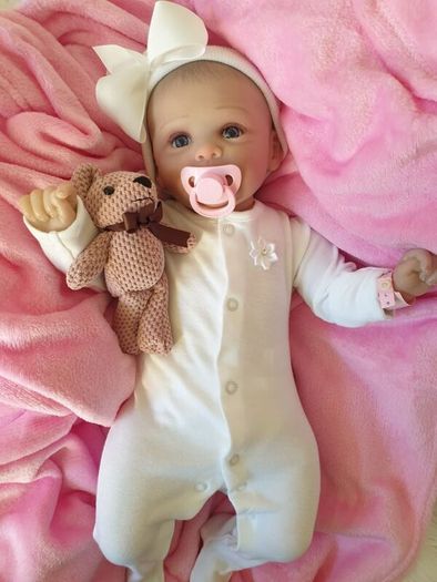 Reborns By Laura.  Introducing Newborn Baby Lacey.  5lbs In Weight.  Reborn Doll. Welcome To View
