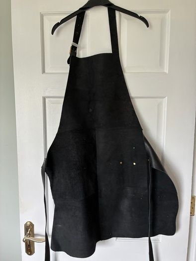 Barbecue apron
