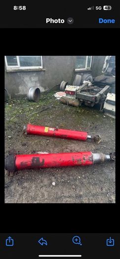 2 hydraulic rams for fruehauf bulk tipper