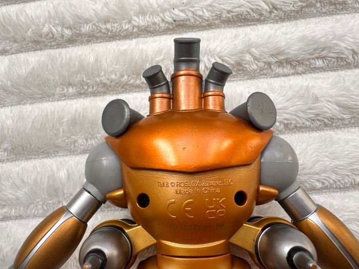 Roblox Goliath Dungeon Quest Fusion Throwdown Robot Action Figure approx. 12 cm. Used Please see photos