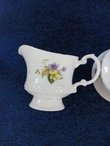 Royal heritage jug and bowl