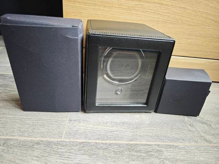 Wolf Watch Winder and accessories