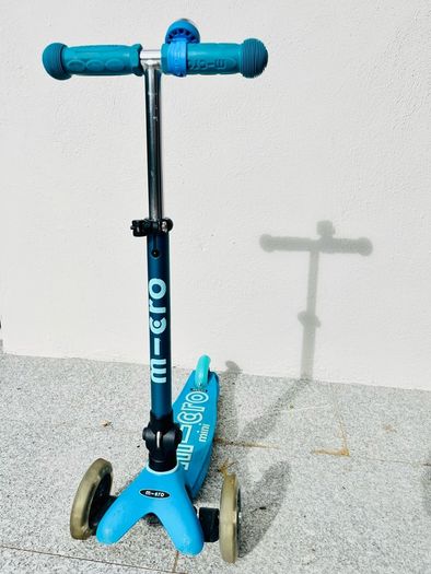 Micro Mini Foldable LED Scooter