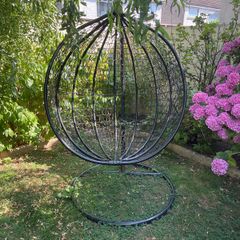 Egg chair without cushion