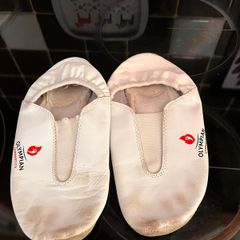 Olympian Gymnastics shoes size 34