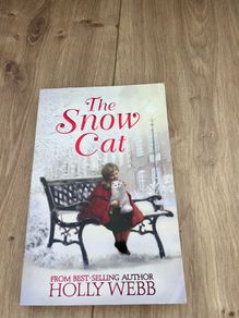 The snow cat by Holly Webb