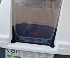 Cat litter box