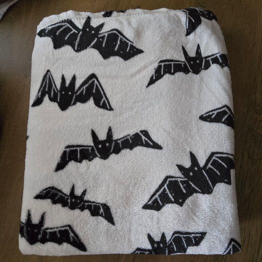 Halloween throw