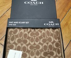 BNWT - COACH Signature Hat and Scarf Set