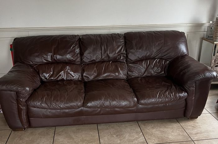 3, 2 Leather suite