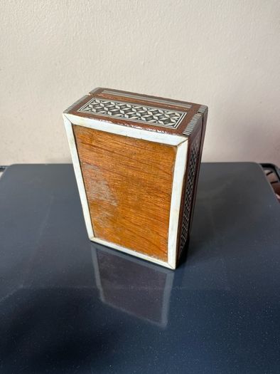 Inlaid wooden box