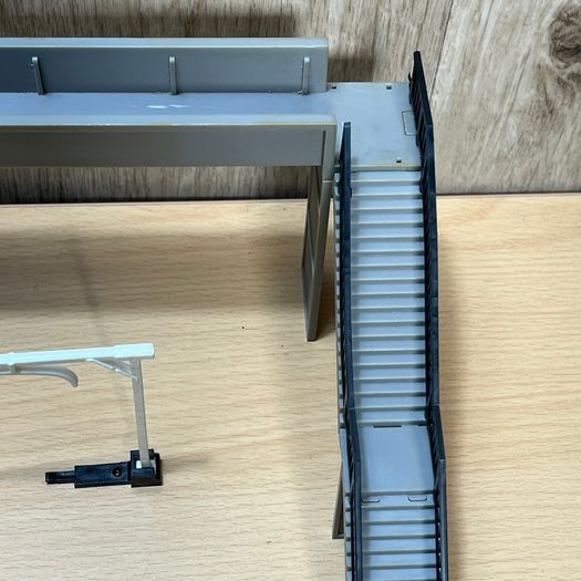 Hornby Branch Line Station OO Gauge Scale R.591 Boxed + Bridge + Extras