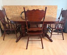 HIGH END VINTAGE Solid Oak Pressed Back Rustic Country Style Dining Side Chairs and Table.