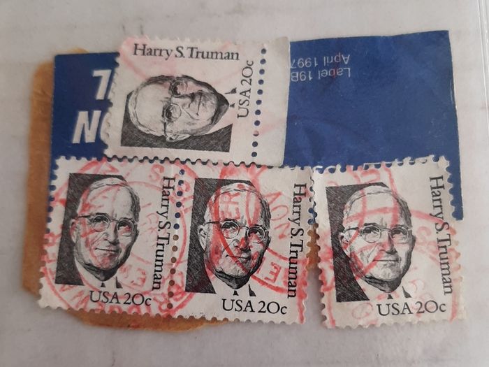 4 collectable stamps 1997