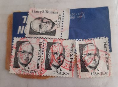 4 collectable stamps 1997